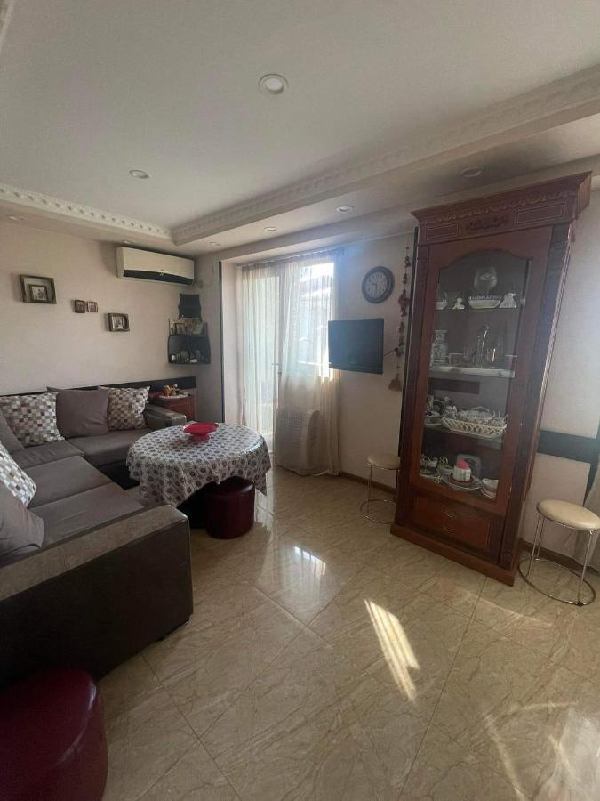 Eka Bulvard Batoumi Extérieur photo